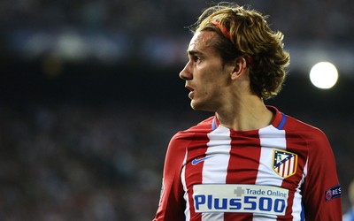 海德电竞热评-利物浦赛前大巴遭球迷围攻