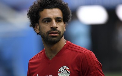 海德电竞动态-阿诺德任意球梅开二度